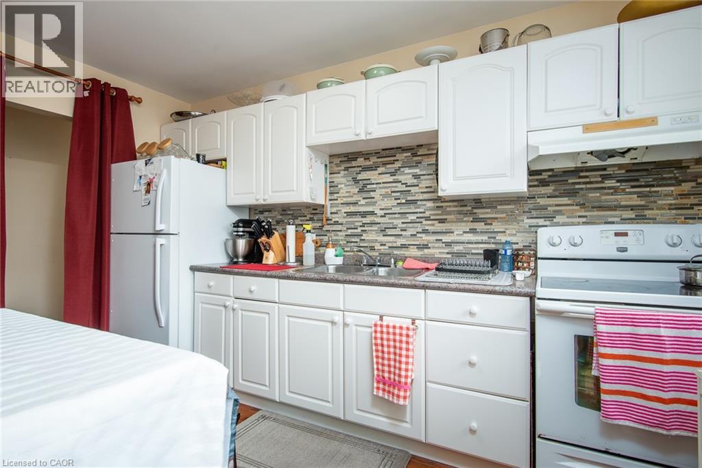 129 River Road E Property Photo 21