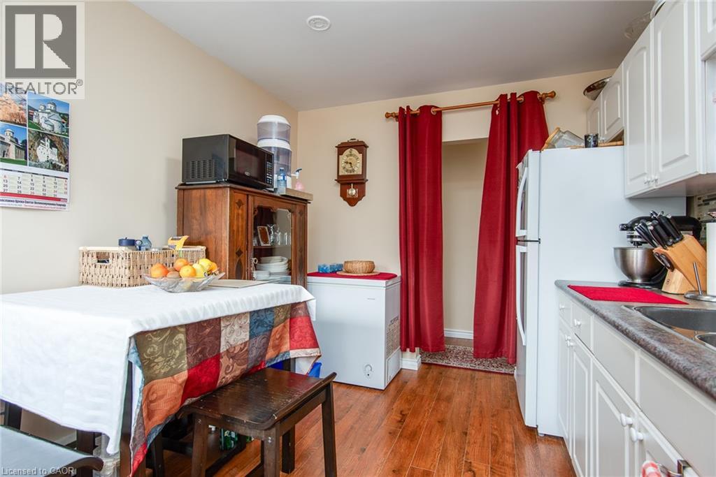 129 River Road E Property Photo 22