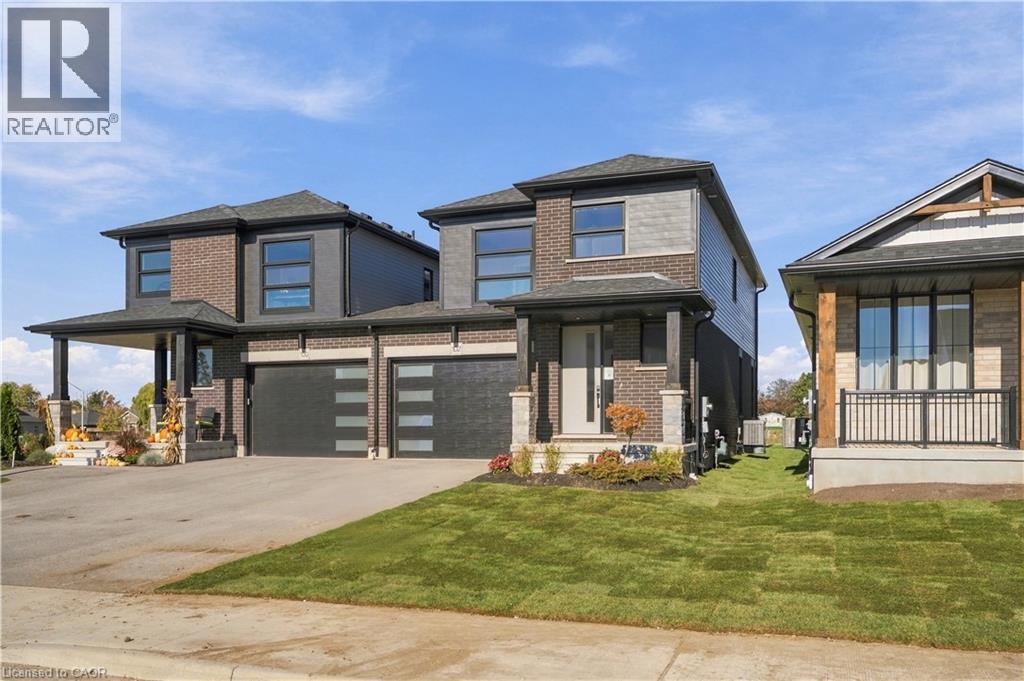 102 Thackeray Way Property Photo 3