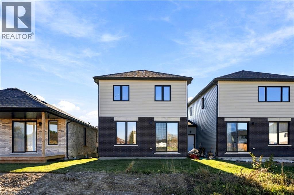 102 Thackeray Way Property Photo 4