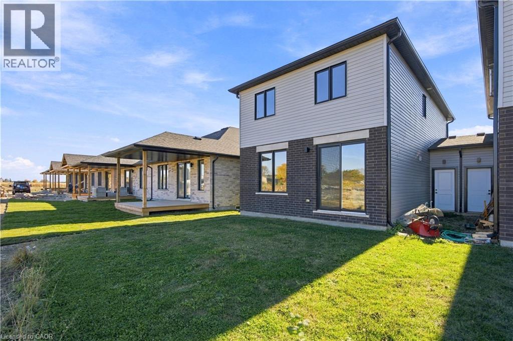 102 Thackeray Way Property Photo 7