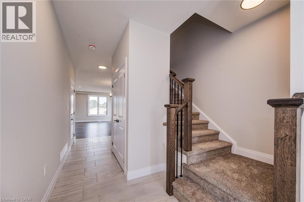 102 Thackeray Way Property Photo 19