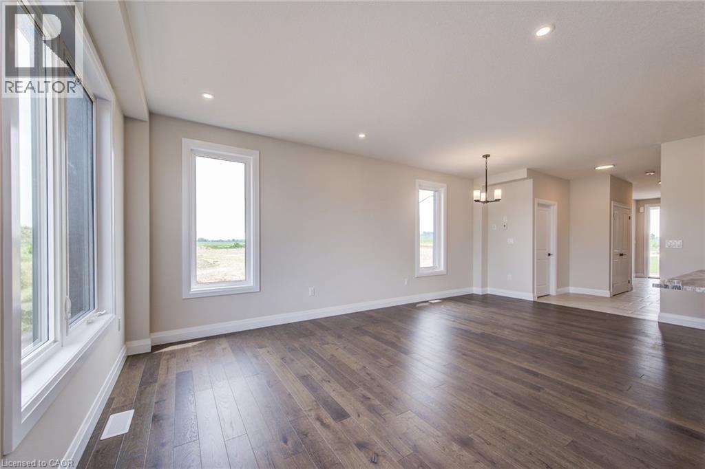 102 Thackeray Way Property Photo 22