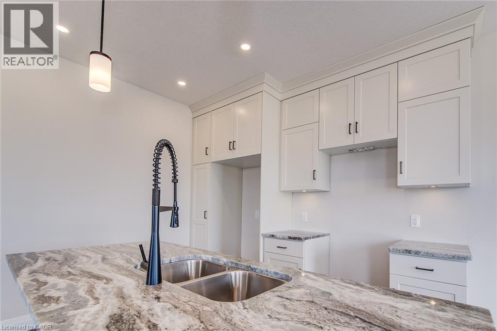 102 Thackeray Way Property Photo 24