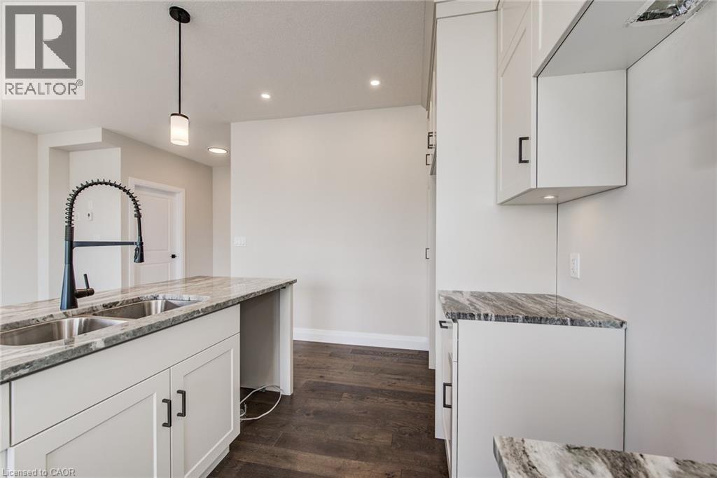 102 Thackeray Way Property Photo 25