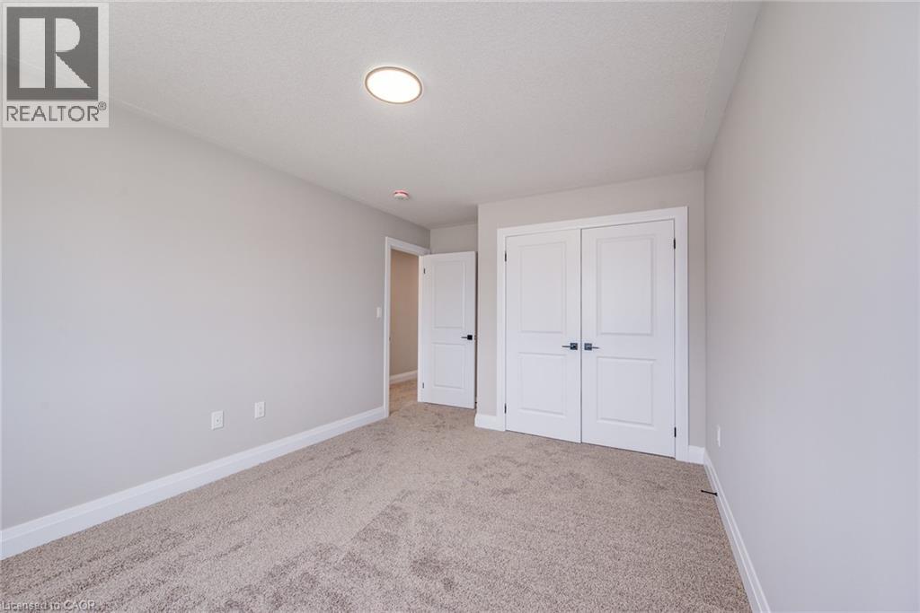 102 Thackeray Way Property Photo 32