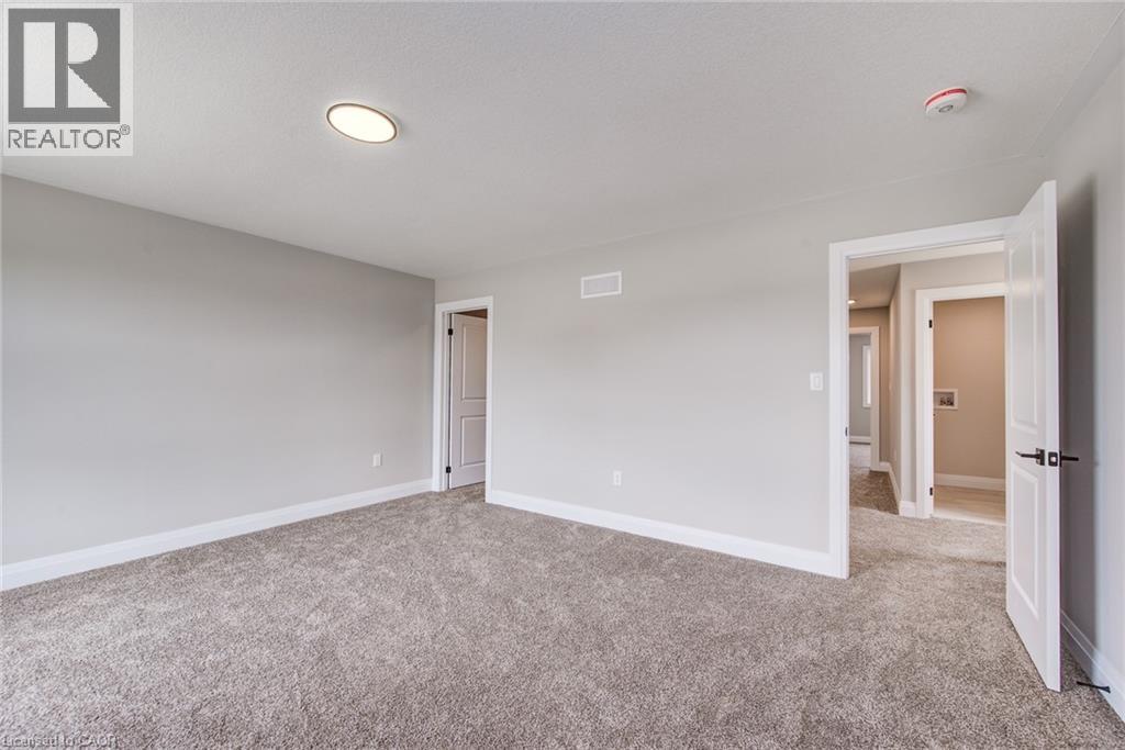 102 Thackeray Way Property Photo 35