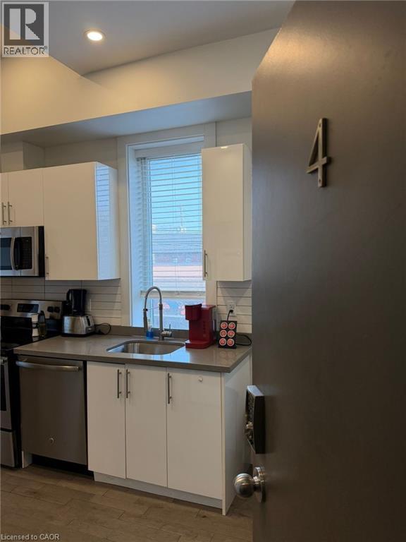 1415 Gerrard Street E Property Photo 10