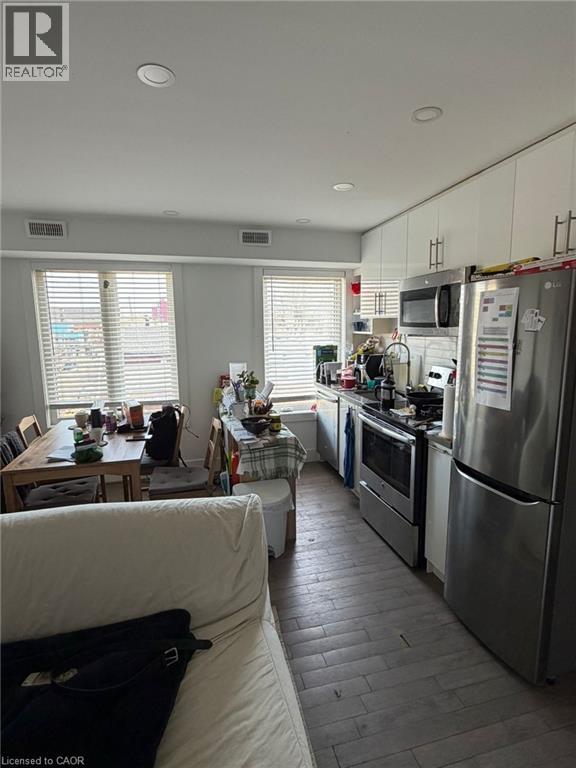 1415 Gerrard Street E Property Photo 16