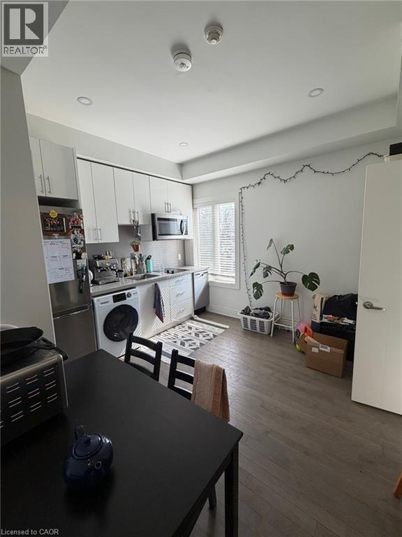 1415 Gerrard Street E Property Photo 22
