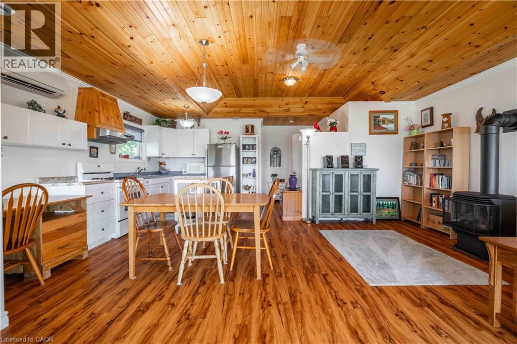 2399 Lakeshore Road Property Photo 11