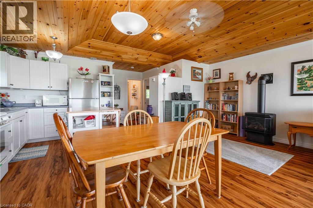 2399 Lakeshore Road Property Photo 12