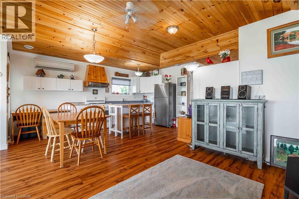 2399 Lakeshore Road Property Photo 14