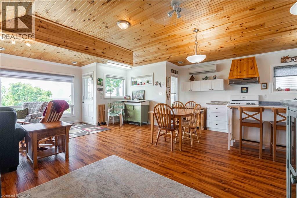 2399 Lakeshore Road Property Photo 15