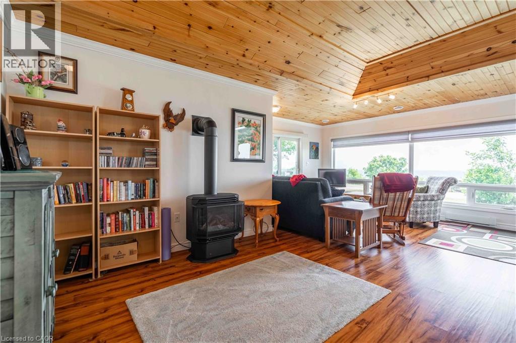 2399 Lakeshore Road Property Photo 17