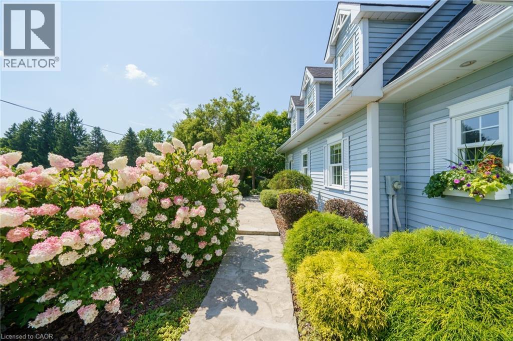 1042 River Road Property Photo 10