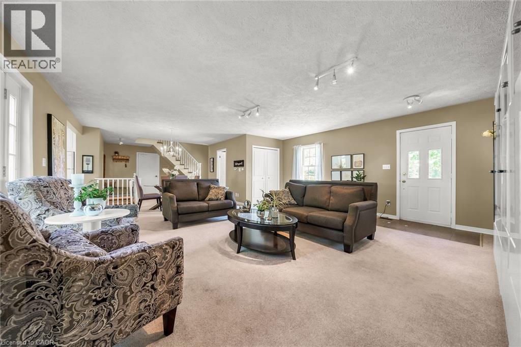 1042 River Road Property Photo 12