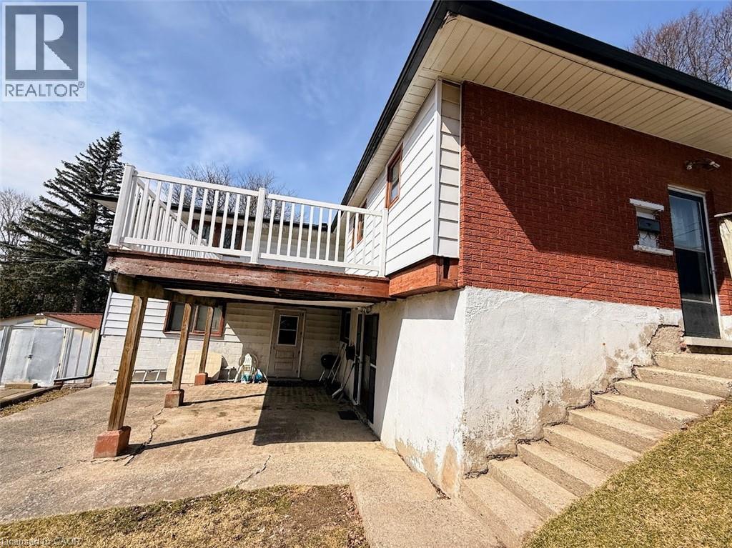 374 Victoria Road N Property Photo 5