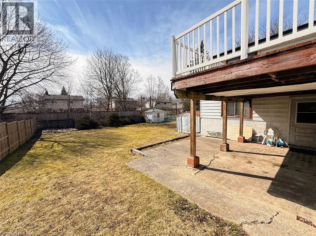 374 Victoria Road N Property Photo 6