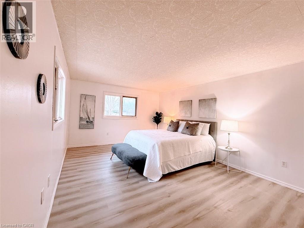374 Victoria Road N Property Photo 28