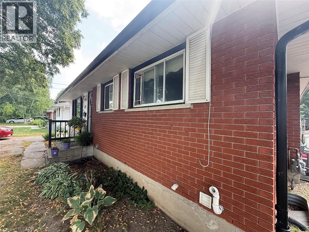 374 Victoria Road N Property Photo 47