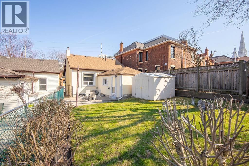 91 Pearl Street N Property Photo 14