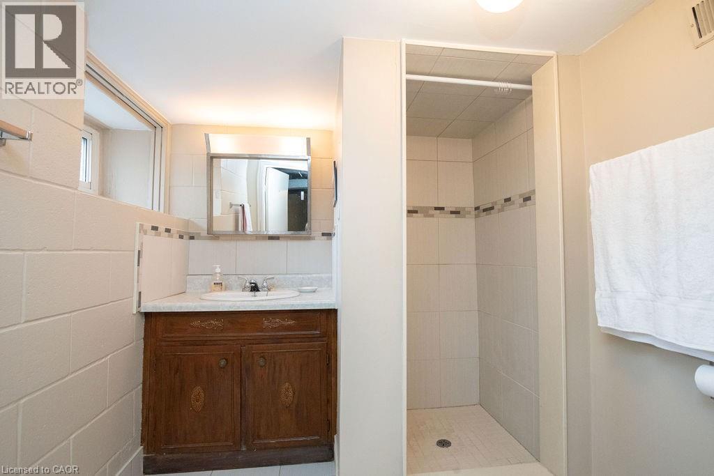 91 Pearl Street N Property Photo 25