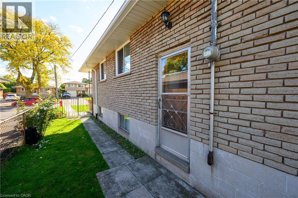 112 Purdy Crescent Property Photo 30