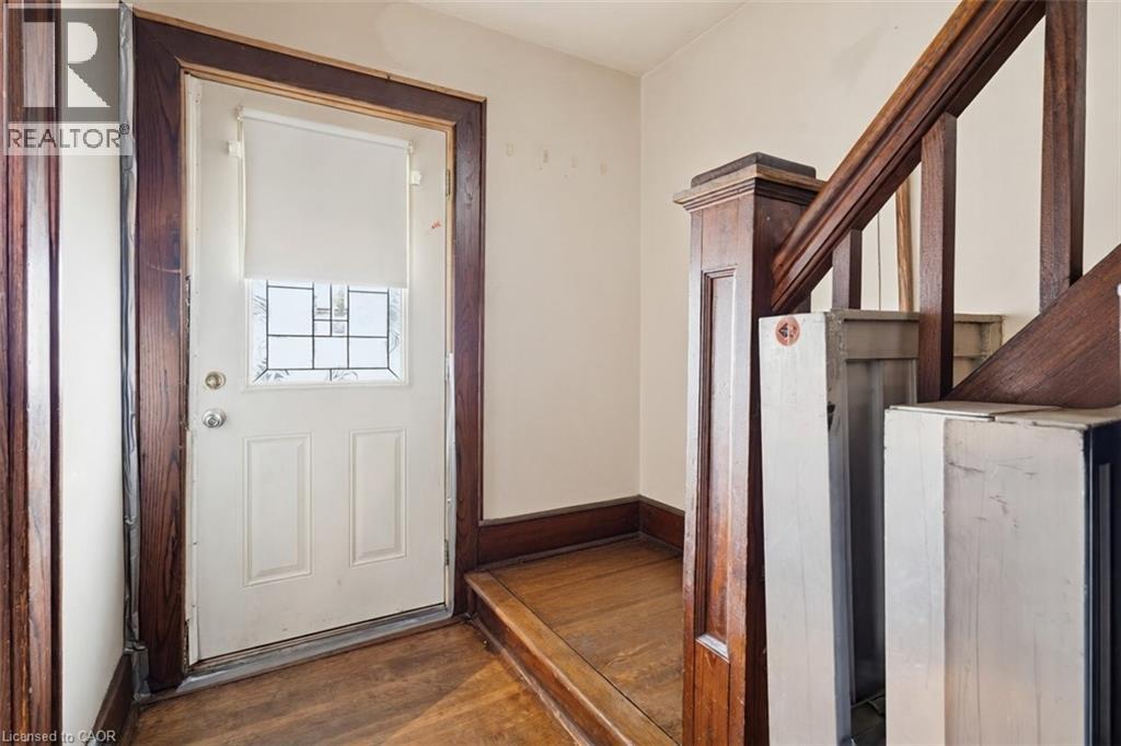 142 Stanley Street Property Photo 4