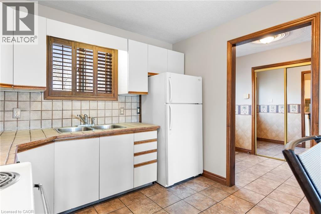 10 Glebe Street Property Photo 25