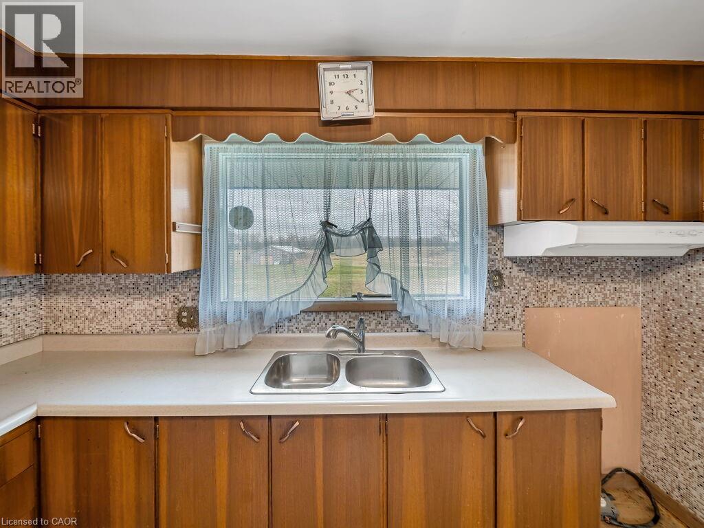 1416 Highway 6 Property Photo 5