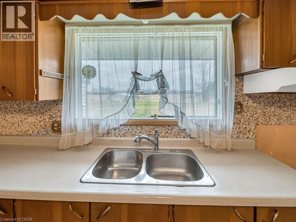 1416 Highway 6 Property Photo 7