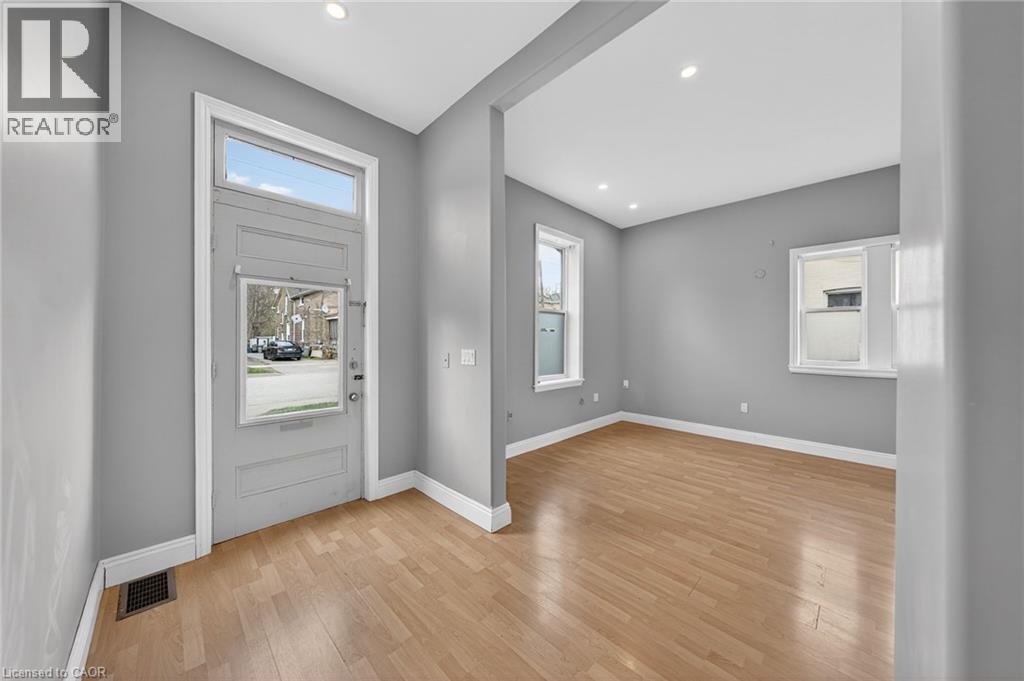 12 Fleet Street Property Photo 4