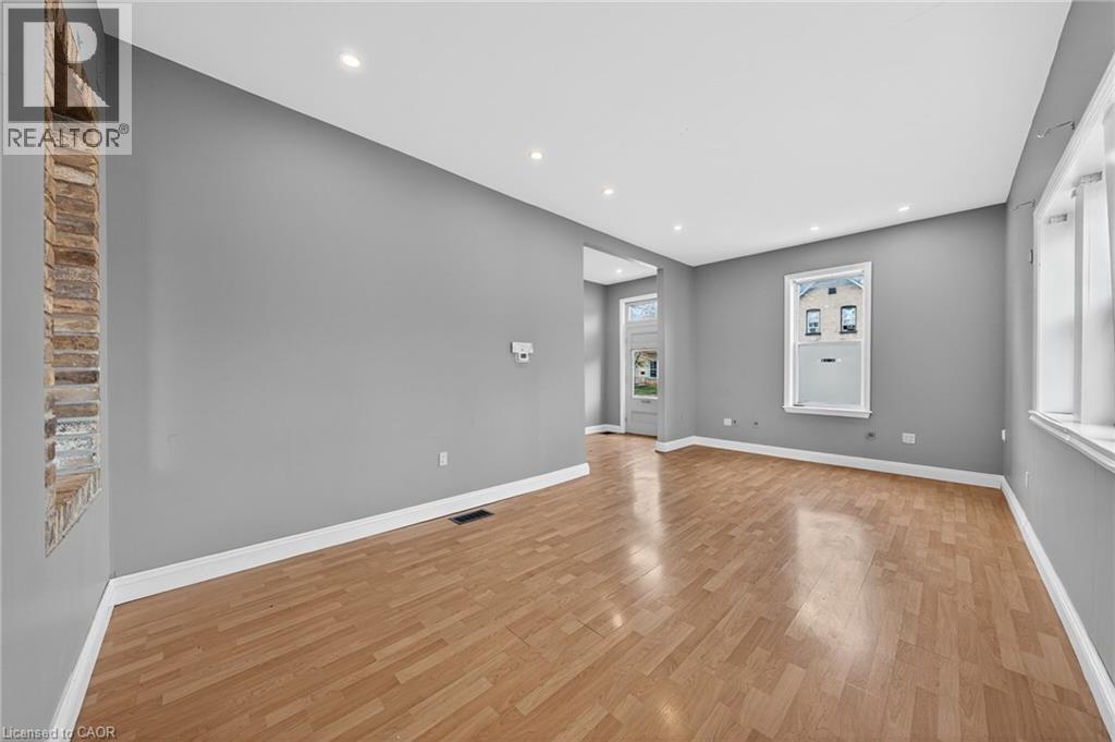 12 Fleet Street Property Photo 7