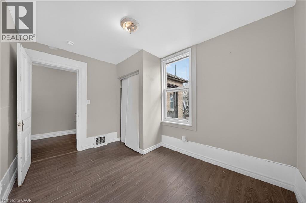 12 Fleet Street Property Photo 25