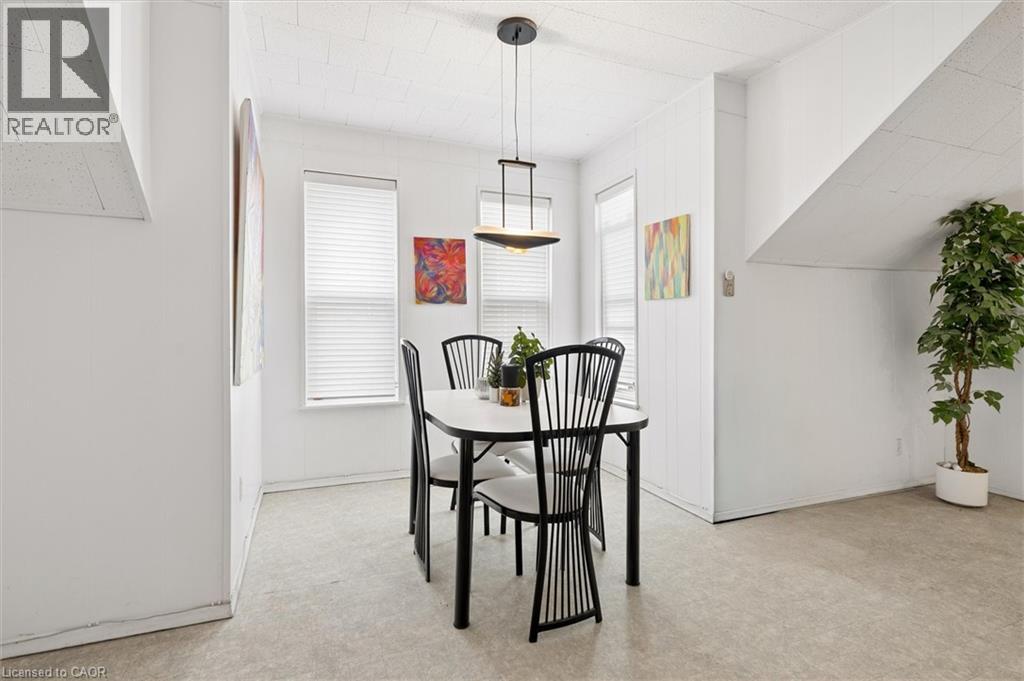 64 Francis Street N Property Photo 20
