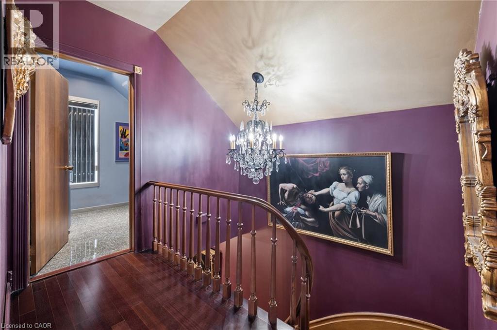 64 Francis Street N Property Photo 13