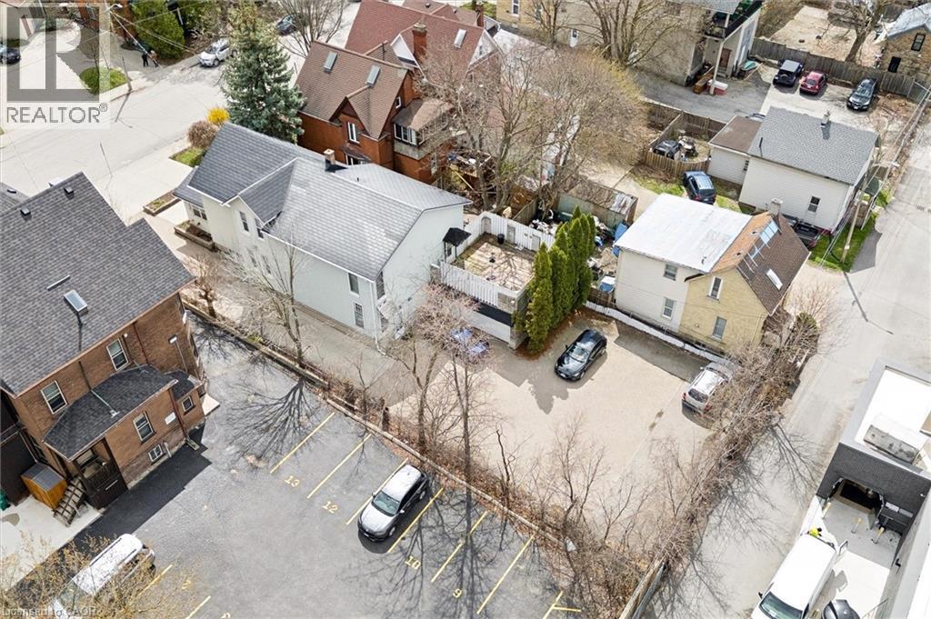 64 Francis Street N Property Photo 31