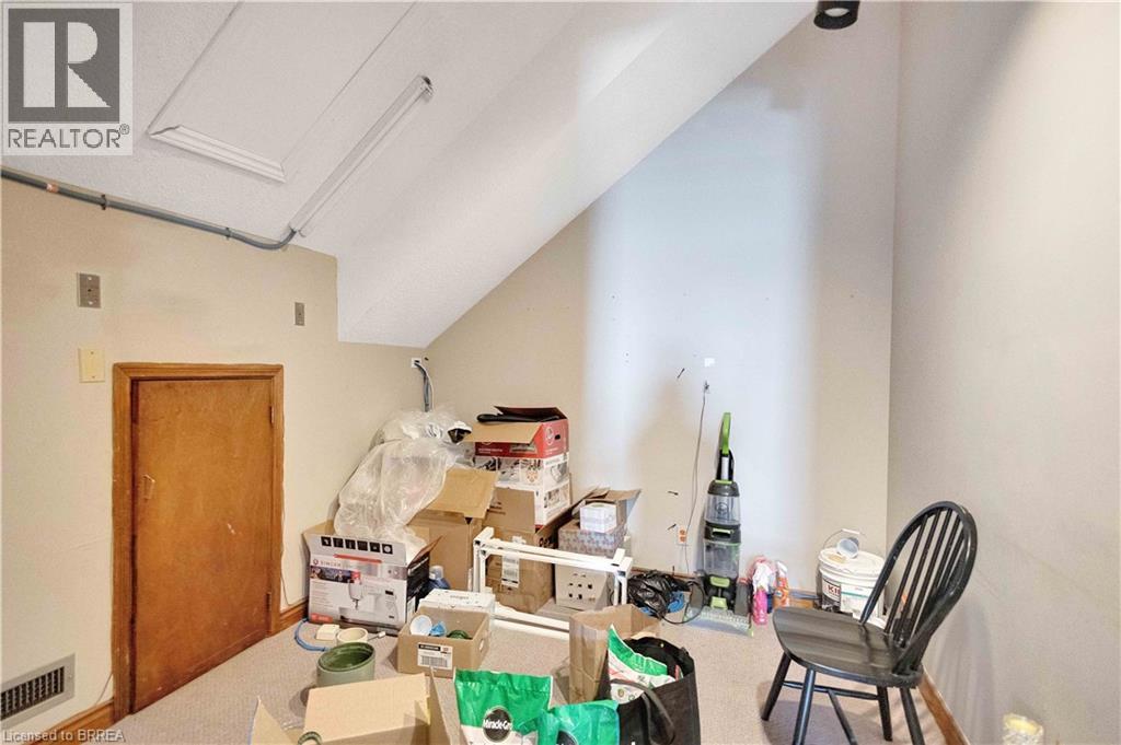174 Stanley Street Unit# 300 Upper Property Photo 6