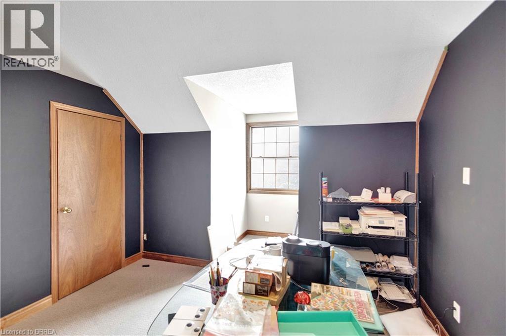 174 Stanley Street Unit# 300 Upper Property Photo 8