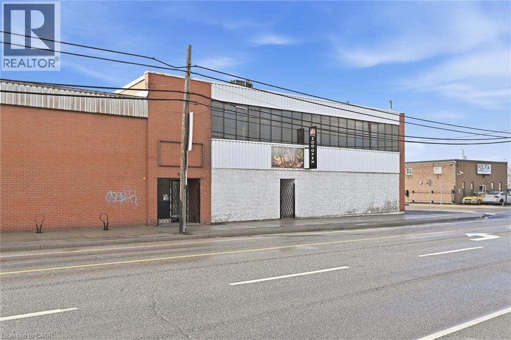869 Barton Street E Property Photo 1
