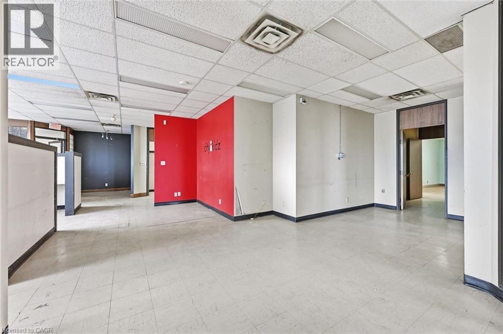 869 Barton Street E Property Photo 12