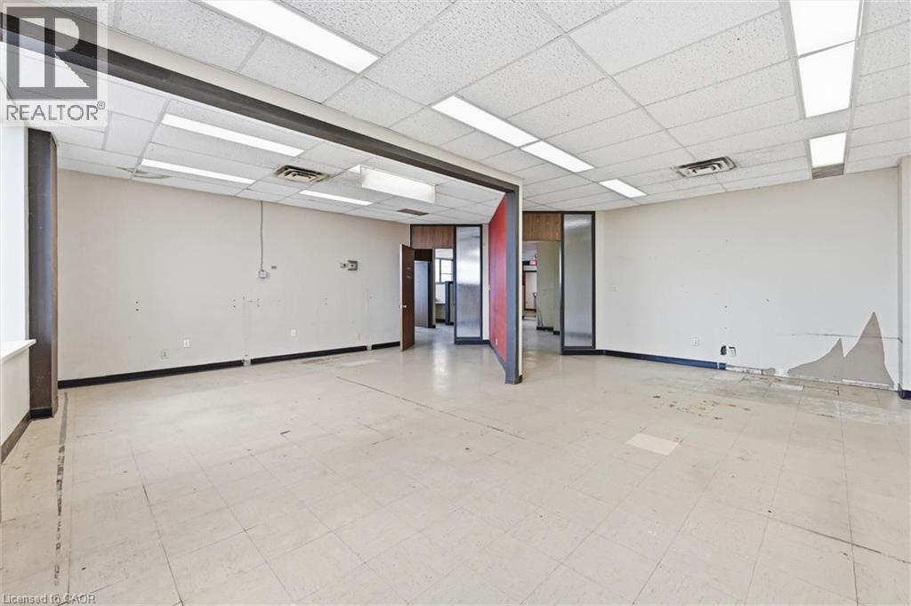 869 Barton Street E Property Photo 14