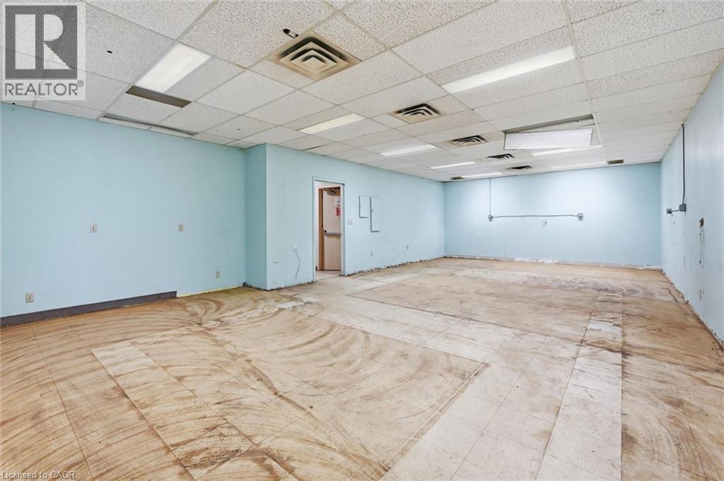 869 Barton Street E Property Photo 16