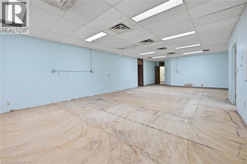 869 Barton Street E Property Photo 17