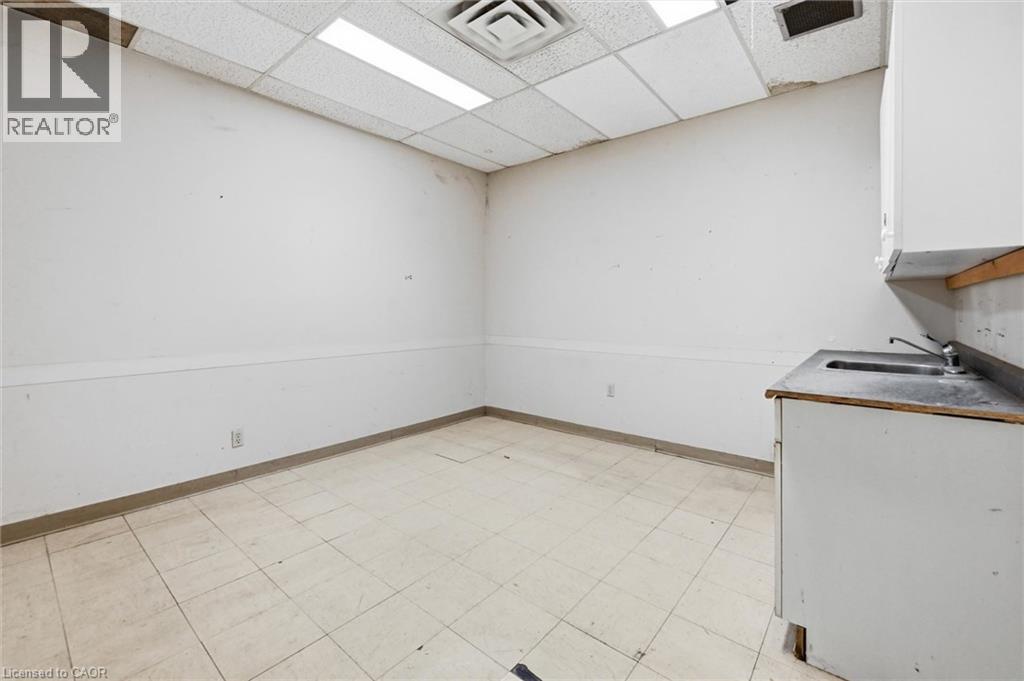 869 Barton Street E Property Photo 19