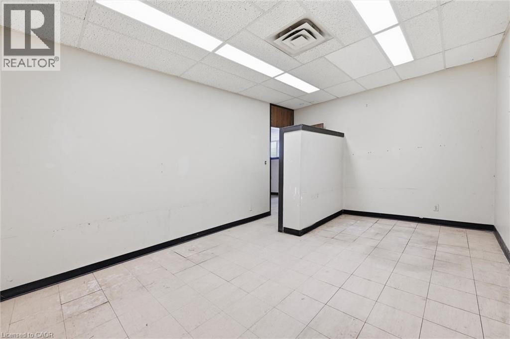 869 Barton Street E Property Photo 25