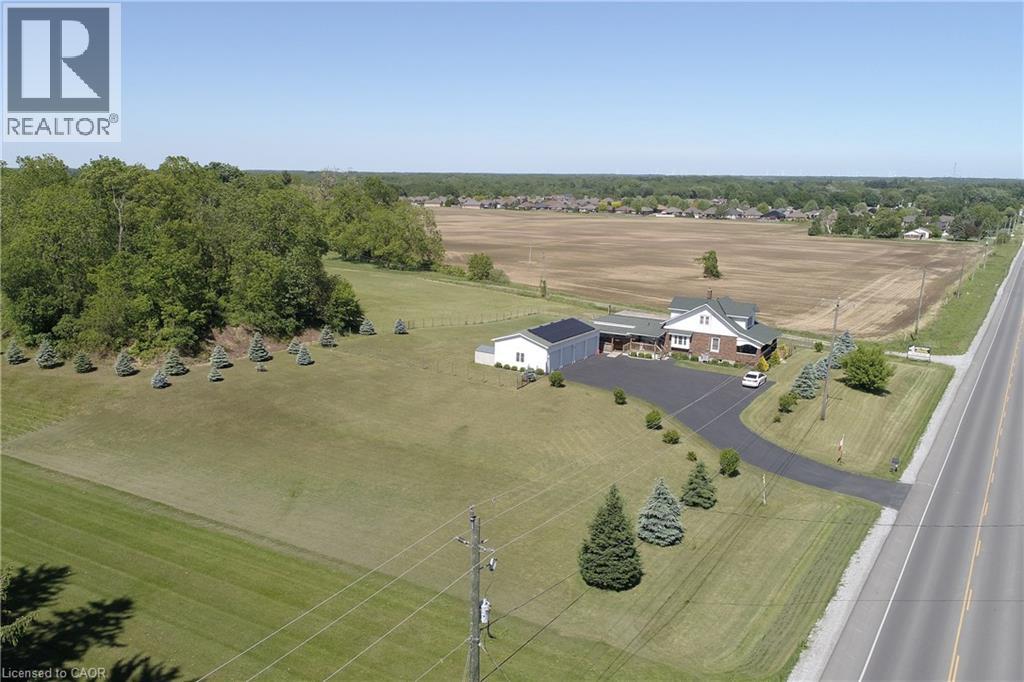 589 Highway 6 Property Photo 4