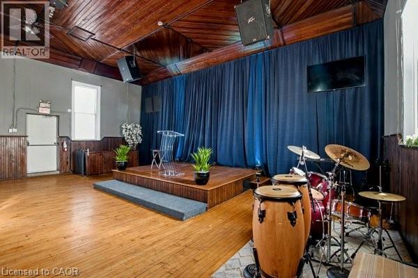 37 Wellington Street Property Photo 2