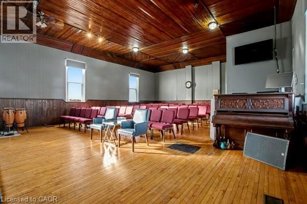 37 Wellington Street Property Photo 3